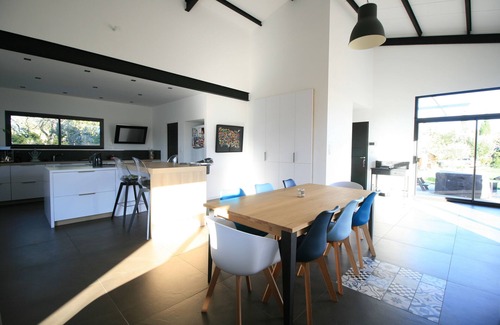 Serviers-et-Labaume Villa | Magnificent 160 m² villa, wooded garden, with swimming pool. Only 6kms from Uzès