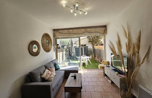 La Franqui-Plage Apartment | Magnificent fully renovated apartment with terrace