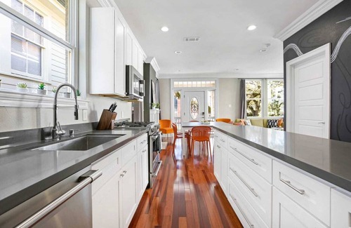 Faubourg Delassize House | Magnificent Outdoor Paradise | Heated Pool
