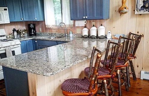 Madison House | Magnificent panoramic view of the mountain range! Best sunsets, sleeps 11!