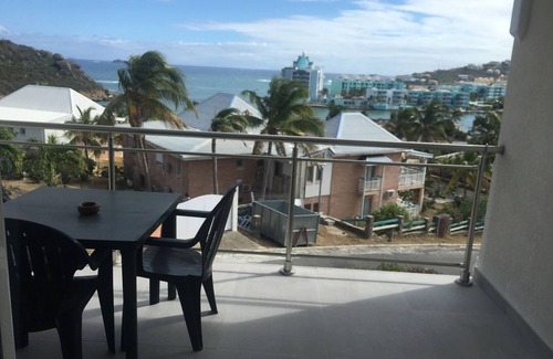 Oyster Pond Apartment | MAGNIFICENT SEA VIEW IN QUIET
