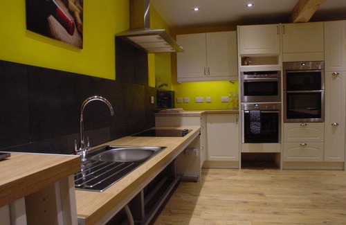 Annan House | Magnificent stone built house for 10-17 on the stunning Annandale way