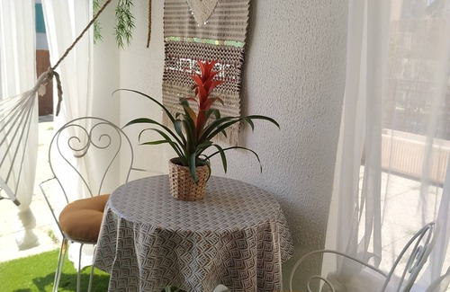 Hyeres City Centre Apartment | Magnificent studio apartment in residence with terrace and parking space