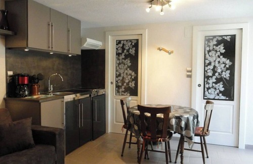 Le Menil Apartment | Magnificent studio with swimming pool in idyllic setting