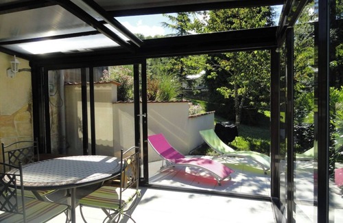 Le Menil Apartment | Magnificent studio with swimming pool in idyllic setting