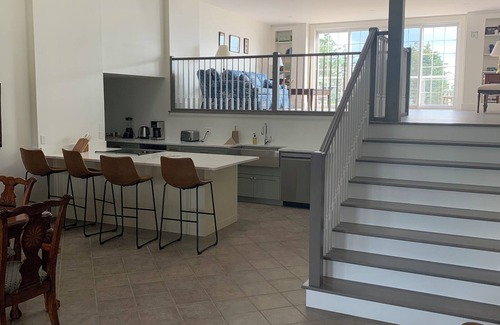 Little Pond Apartment | Magnificent two bedroom large balconies amazing views