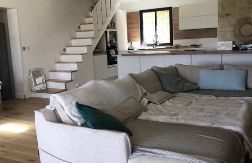 Rousset Villa | MAGNIFICENT VILLA AMID VINEYARDS AND PINE TREES NEAR AIX EN PROVENCE