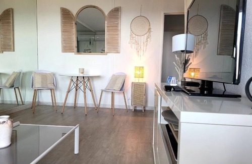 Theoule-Superieur Apartment | Magnifique Appartement vue mer Avec Piscine et Climatisation