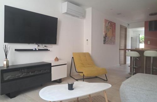La Crau Apartment | Magnifique appartement 2 chambres avec 50 m2 de jardin privatif