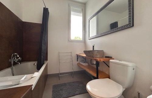 Givors Apartment | Magnifique appartement avec jardin et terrasse