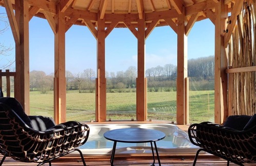 Gomene Cabin | Magnifique Cabane Perchée Avec Jacuzzi Privatif