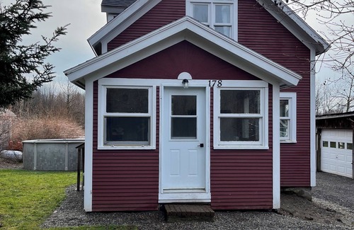 Lac-Brome House | Magnifique Petite Maison de Campagne à Louer au Mois ou à la Saison