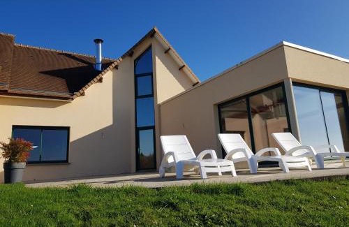 Saint-Pois Villa | Magnifique villa avec piscine intérieure