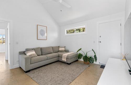 Emu Bay House | Magnolia
