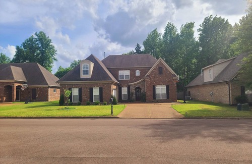 Southaven House | Magnolia House - 5BD/3BA - Family & Pet Friendly!