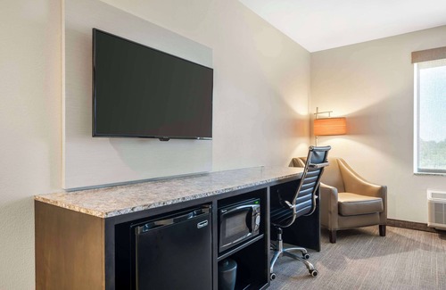 Fruitville Hotel | Magnolia Pointe, BW Signature Collection