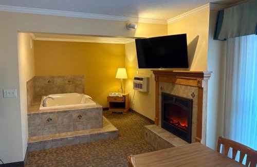 Escanaba Hotel | Magnuson Grand Pioneer Inn and Suites
