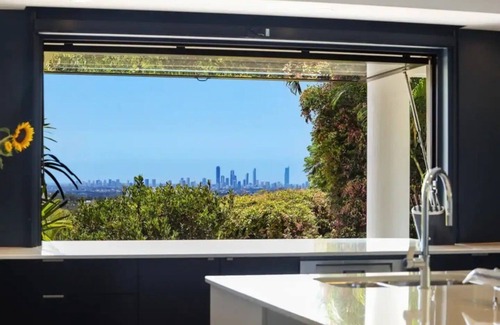 Tallai House | Mahana Luxury Hinterland Retreat