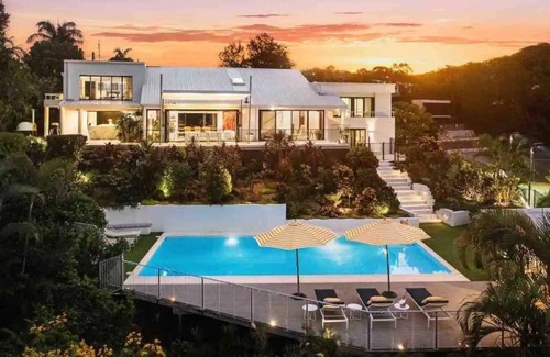 Tallai House | Mahana Luxury Hinterland Retreat