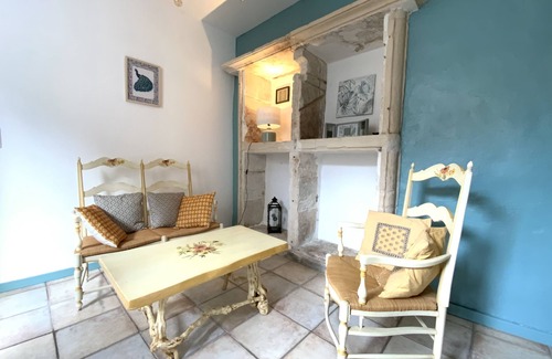 Saint-Andre-de-Roquepertuis House | Maison de Village L'atelier D'henri