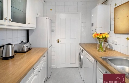 Bray on Thames House | Maidenhead - Garden, Pets Welcome, Parking