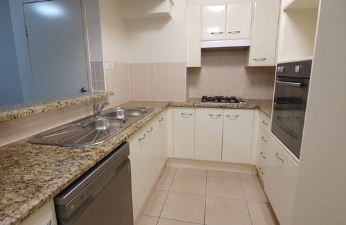 Main Beach Apartment | MAIN BEACH - 2 BR, 2 BATH APARTMENT