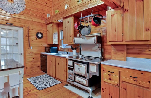 Farmers Cabin | Main Cabin - Cave Run Cabins at Cave Run Lake!