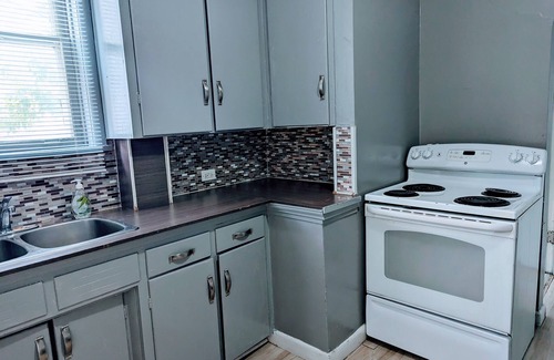 Winnipeg House | Main Floor 2 beds/Free Parking