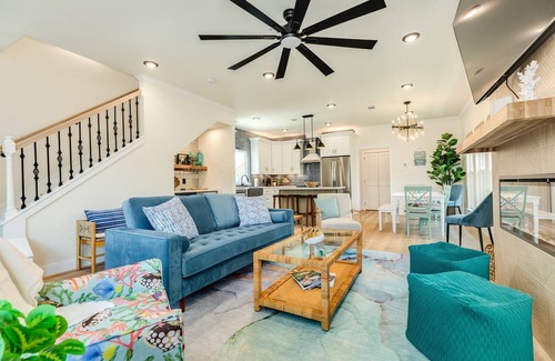 San Jacinto House | Main House * Casita with Heated Pool & EV Charger — Perfect for Families & Groups