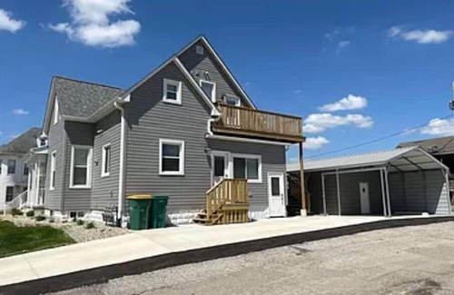 Mascoutah House | Main Stay on Market -Military/Healthcare Friendly