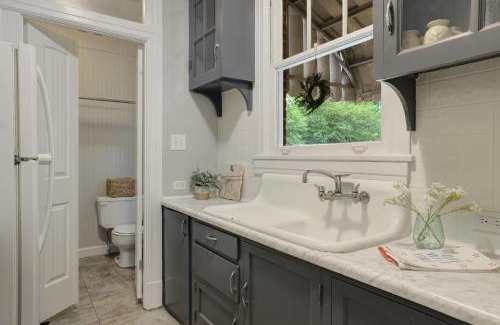 New Iberia Apartment | Main Street Charmer