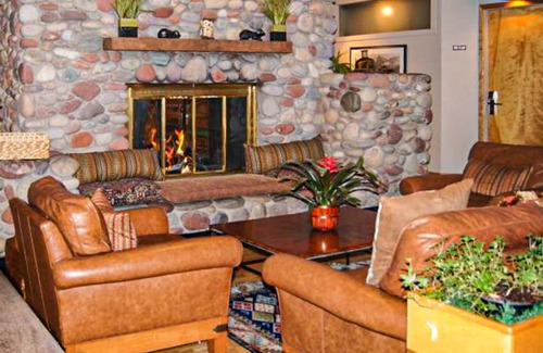 West End Cabin | Main Street gem - pool & hot tub - walk to lifts, dog-friendly, balcony
