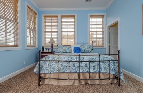Lowell Hotel | Main Street Inn