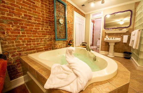 Parkville Bed & Breakfast | Main Street Inn