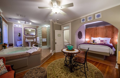Parkville Bed & Breakfast | Main Street Inn