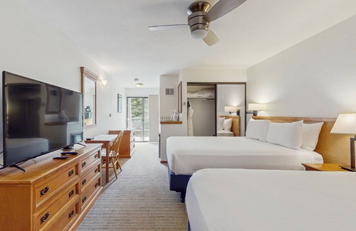 West End Cabin | Main Street stay - pool & hot tub - walk to lifts, dog-friendly, balcony