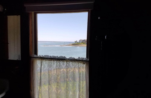 Cape Porpoise House | Maine Oceanfront 5 bedroom house in Kennebunkport. Tennis, golf, biking