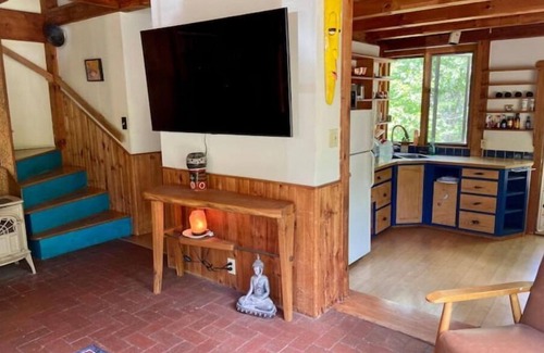 Warren Cottage | Maine Post and Beam Country Cottage