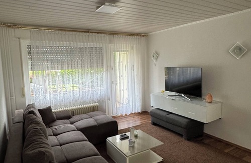Oberrad Apartment | MainhattenSuites - Pleasant 3-bedroom apartment with WiFi in Frankfurt am Main