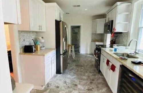 Radnor House | Mainline Retreat with view 3 bdrm private home