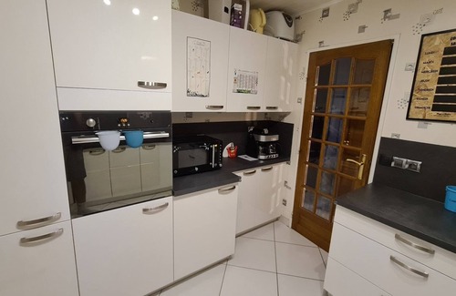 Villiers-Adam House | Maison à 30km de Paris, Avec Jacuzzi 6 Places Privatif en Libre Accès 24/24