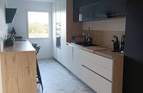 Saint-Bihy House | Maison 10 Couchages Avec sa Piscine Intérieure en Campagne