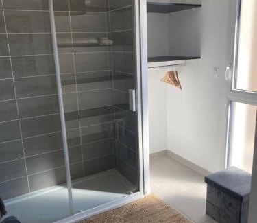 Saint-Jean-de-Vedas Villa | Maison 100m2 - Jaccuzzi, Jardin, 10 min plages