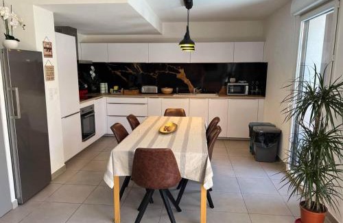 Saint-Jean-de-Vedas Villa | Maison 100m2 - Jaccuzzi, Jardin, 10 min plages