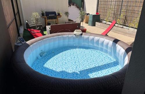 Saint-Jean-de-Vedas Villa | Maison 100m2 - Jaccuzzi, Jardin, 10 min plages