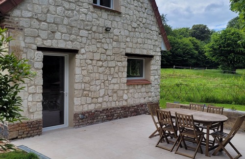 Fosseux House | Maison 1810, the charm of old stones.