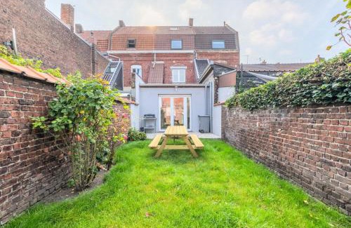 Croix House | Maison 3 chambres avec jardin, proche métro