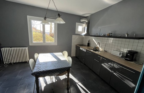 Saint-Etienne-Cantales House | Maison au Bord du lac