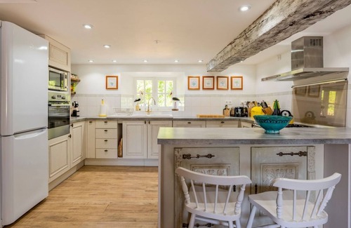 Bourdeilles Villa | Maison Aimee - Four Bedroom Villa, Sleeps 8