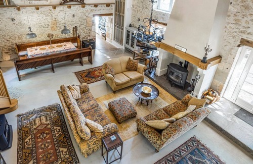 Bourdeilles Villa | Maison Aimee - Four Bedroom Villa, Sleeps 8